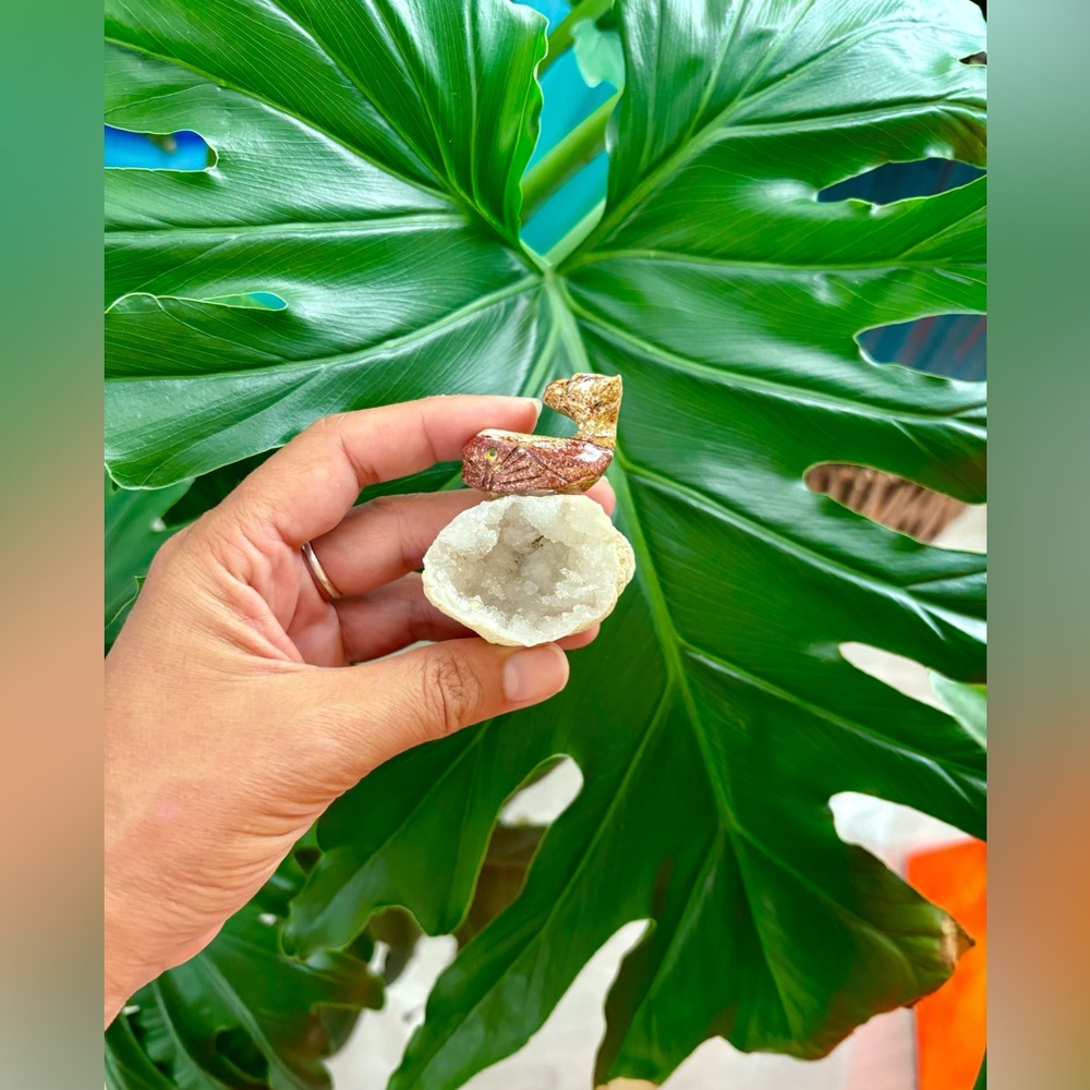 Whale figurine ~ Soapstone & Quartz Geode